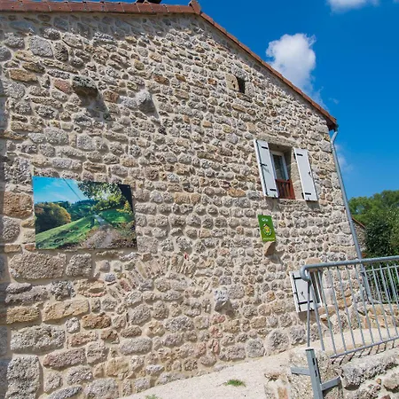 بيت للعطل Du Mazel *